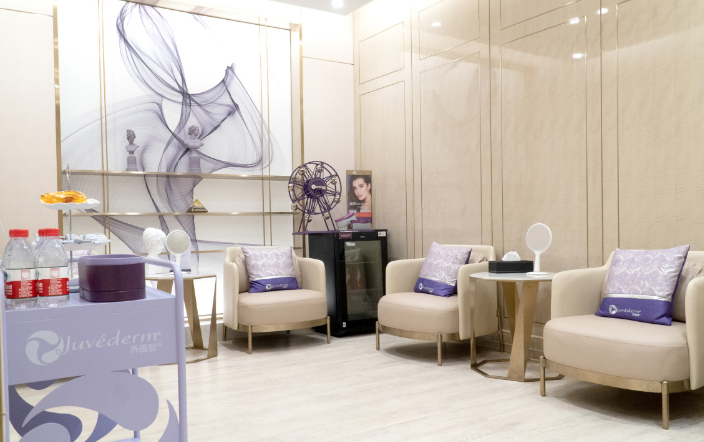 杭州維多利亞劉中策醫(yī)生怎么樣？隆胸術(shù)后口碑評(píng)價(jià)，醫(yī)生信息附上