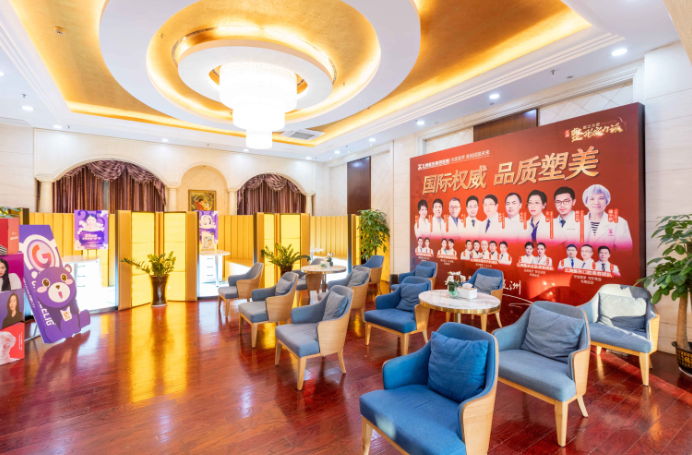 武漢五洲嚴(yán)飛醫(yī)生怎么樣?做雙眼皮案例分享&醫(yī)生信息匯總