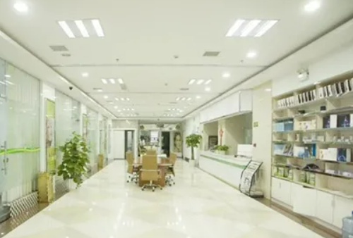 南京韓亮醫(yī)療美容門(mén)診部隆胸多少錢(qián)？案例口碑及醫(yī)院信息集體上線