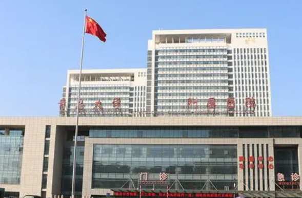 青島附屬醫(yī)院美容整形外科隆胸案例分享，前凸后翹身材只差隆胸