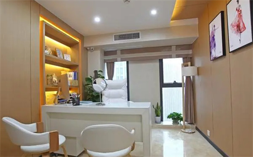 杭州星光麗格醫(yī)療美容醫(yī)院隆胸技術好嘛？案例&醫(yī)生實力深入了解