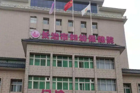 長治市醫(yī)院美容醫(yī)院，隆胸術(shù)前術(shù)后對比