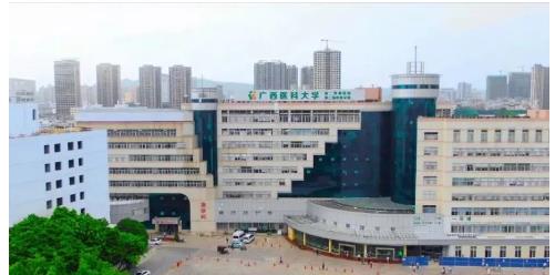 南寧醫(yī)科大學(xué)第二附屬醫(yī)院整形科正規(guī)嗎？隆鼻費用+手術(shù)醫(yī)生推薦