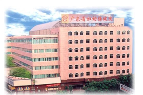 廣州市越秀區(qū)婦幼保健院整形美容科鼻部假體修復整形過程圖分享+新價格表