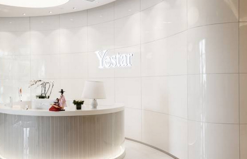 昆明藝星醫(yī)療美容醫(yī)院隆鼻多少錢(qián)？案例分享塌鼻女孩收藏起來(lái)