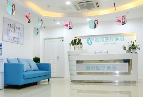 成都智悅醫(yī)療美容醫(yī)院怎么樣？隆鼻口碑醫(yī)生介紹