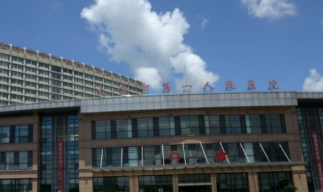 太倉(cāng)市第一人民醫(yī)院整形科真實(shí)案例分享 隆胸后前后有什么變化