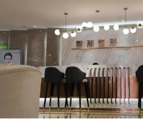 南京智顏醫(yī)療美容門診部，專業(yè)醫(yī)生團(tuán)隊(duì)資料