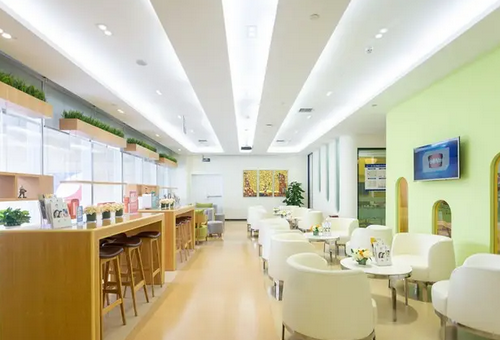 成都茁悅口腔醫(yī)院牙齒矯正案例分享，實(shí)力醫(yī)院分享