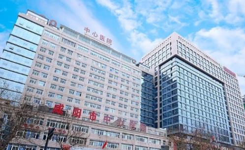 咸陽(yáng)市中心醫(yī)院整形外科隆胸好不好？醫(yī)生技術(shù)案例集合