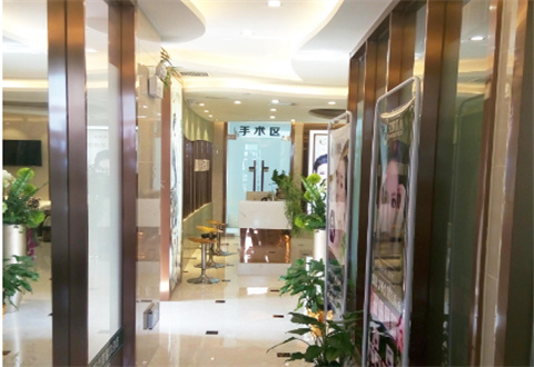 廣州軍美醫(yī)療美容門診部吸脂價格公布，真實案例分享&醫(yī)生介紹