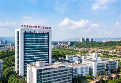 重慶醫(yī)科大學(xué)附屬大學(xué)城醫(yī)院皮膚科祛斑做的如何？戳進(jìn)看細(xì)節(jié)蛻變