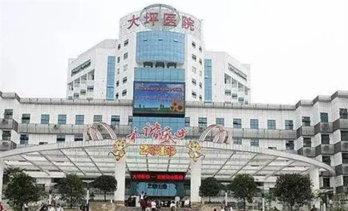 重慶大坪醫(yī)院醫(yī)學美容中心隆鼻做的怎么樣？專家是誰？案例反饋圖