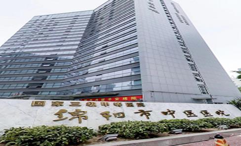 綿陽市中醫(yī)醫(yī)院醫(yī)學(xué)美容科怎么樣？隆胸實(shí)操案例，術(shù)后圖分享了