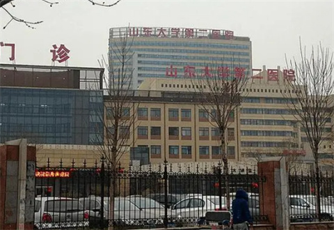 山東大學第二醫(yī)院美容整形燒傷外科口碑可以嗎？隆胸實操案例來襲了