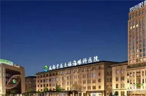 成都中醫(yī)藥大學(xué)附屬醫(yī)院銀海醫(yī)美全切雙眼皮術(shù)后實(shí)拍案例圖＋口碑醫(yī)生介紹