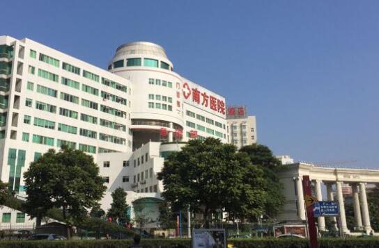 南方醫(yī)科大學(xué)南方醫(yī)院隆鼻~讓顏值更高