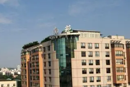 德陽人民醫(yī)院燒傷整形美容可靠不？醫(yī)院價(jià)格收費(fèi)清單！含口碑醫(yī)生介紹！