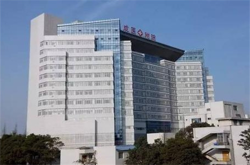 成醫(yī)附二院隆鼻怎么樣？看看蛻變過程