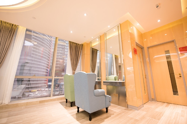 重慶美侖美奐假體隆胸效果怎么樣？口碑醫(yī)生介紹、案例種草