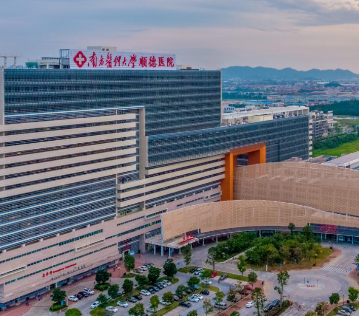 南方醫(yī)科大學(xué)順徳醫(yī)院口腔科醫(yī)生哪個(gè)好？想種牙的朋友們有福了！