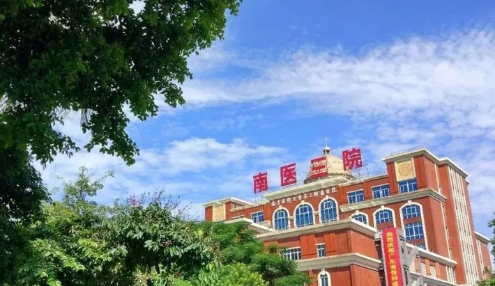 南醫(yī)三院口腔科好嗎？牙齒矯正/種牙熱門醫(yī)生推薦(價(jià)格)