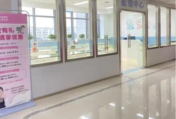 成都全飛秒醫(yī)院推薦-成都近視矯正手術(shù)排行前五名，精選睛彩、英華