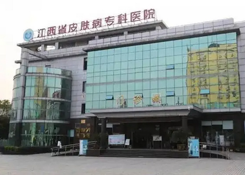 江西省皮膚病?？漆t(yī)院醫(yī)學美容科硅膠隆胸多少錢？手術案例+新價格表