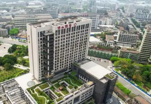 禪城中心醫(yī)院整形外科正規(guī)嗎？醫(yī)生簡介、拿手項目在線查詢了解！