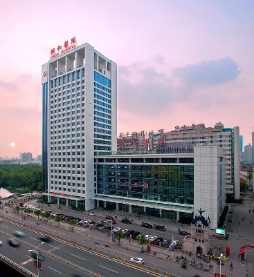 武漢協(xié)和醫(yī)院眼科近視眼手術怎么樣？真實案例點評、醫(yī)生實力深度盤點