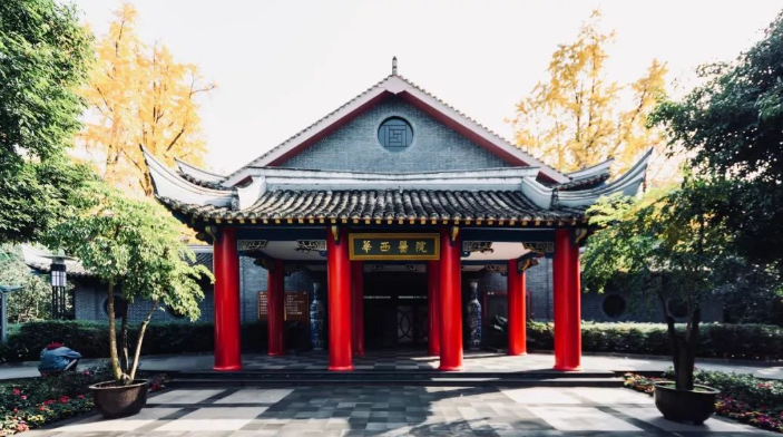 華西做隆胸需要預(yù)約多久？案例口碑、醫(yī)生技術(shù)一鍵曝光