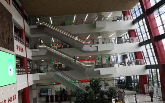 柳州市中醫(yī)院牙科收費(fèi)標(biāo)準(zhǔn)是多少？附醫(yī)生信息、種牙案例詳情