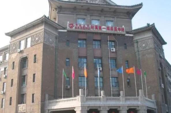 吉林大學(xué)第一醫(yī)院整形美容科可以做去眼袋手術(shù)嗎？人氣醫(yī)生介紹，附真人案例